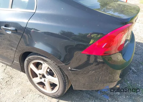 2012 Volvo S60 T5 z USA, uszkodzony, nr VIN YV1622FS4C2109850